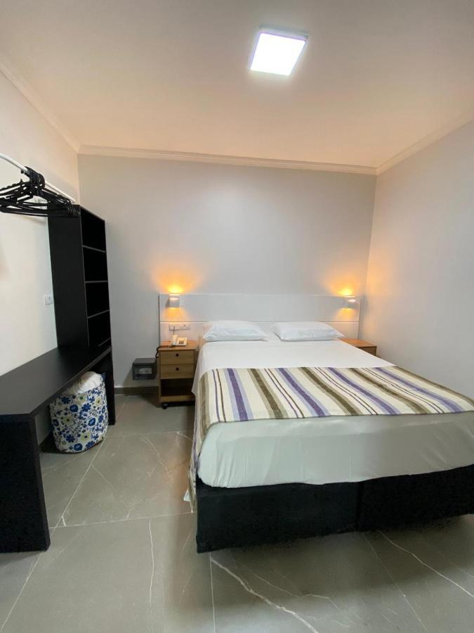 Flat - Acomoda Ate 4 Hospedes - Bairro Do Gonzaga - Santos Sp Εξωτερικό φωτογραφία