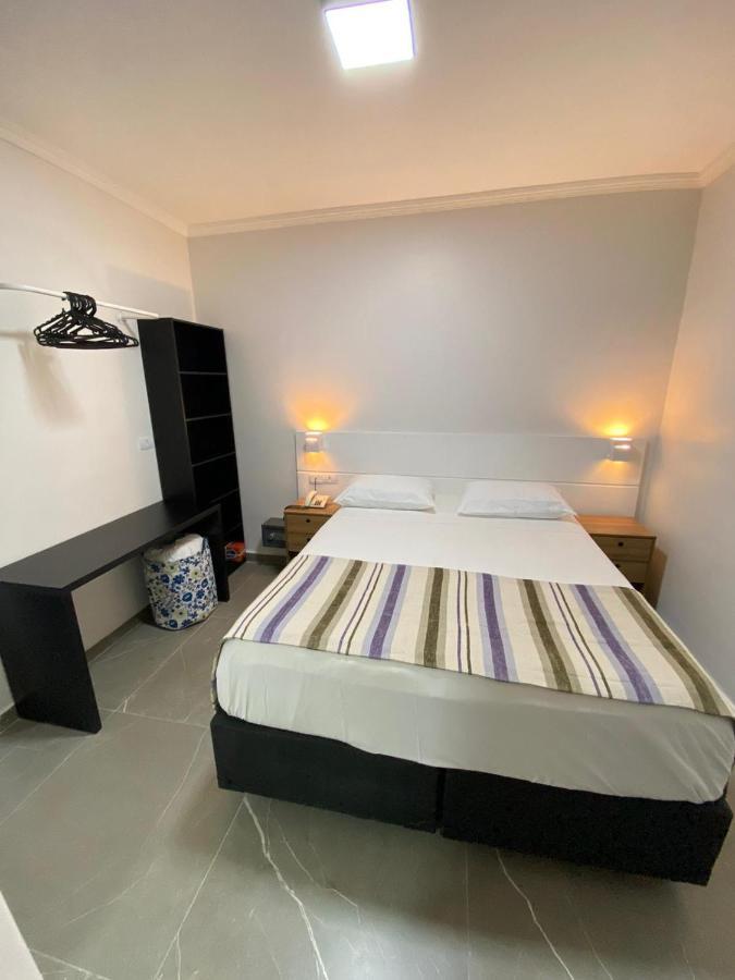 Flat - Acomoda Ate 4 Hospedes - Bairro Do Gonzaga - Santos Sp Εξωτερικό φωτογραφία