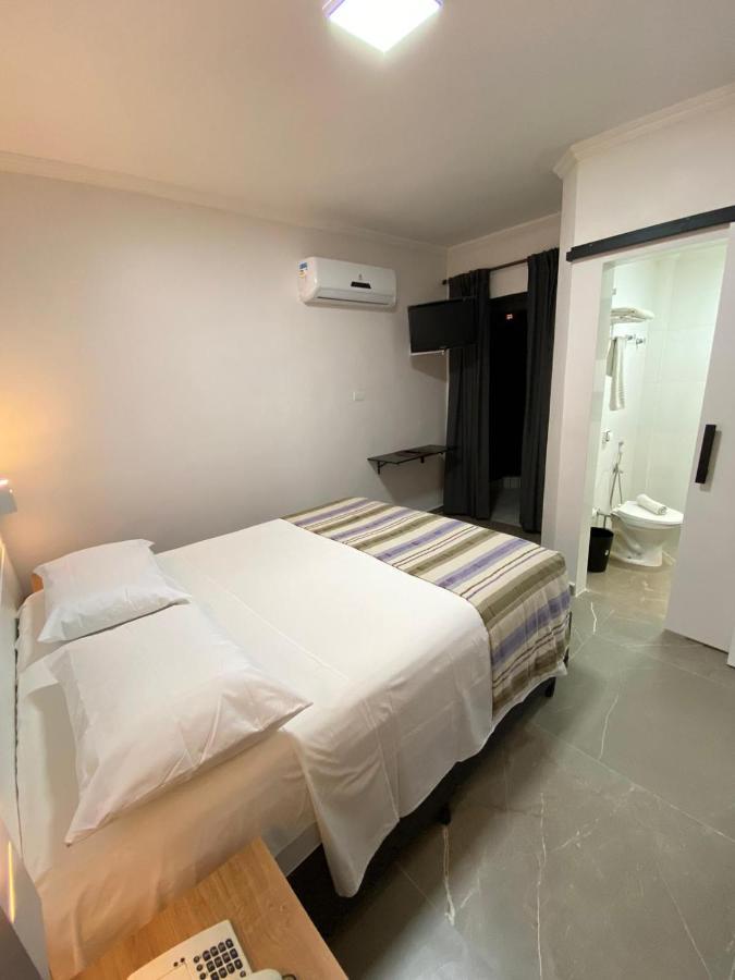 Flat - Acomoda Ate 4 Hospedes - Bairro Do Gonzaga - Santos Sp Εξωτερικό φωτογραφία