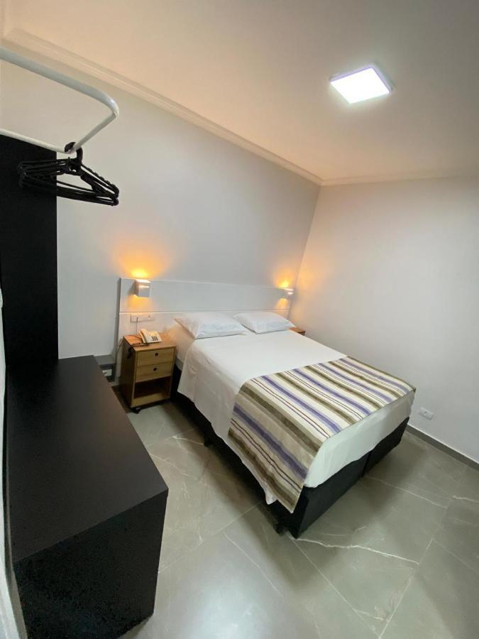 Flat - Acomoda Ate 4 Hospedes - Bairro Do Gonzaga - Santos Sp Εξωτερικό φωτογραφία