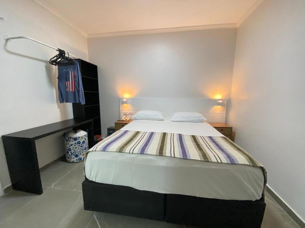 Flat - Acomoda Ate 4 Hospedes - Bairro Do Gonzaga - Santos Sp Εξωτερικό φωτογραφία