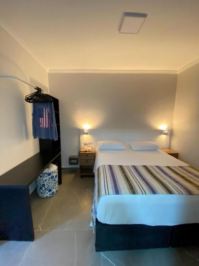 Flat - Acomoda Ate 4 Hospedes - Bairro Do Gonzaga - Santos Sp Εξωτερικό φωτογραφία