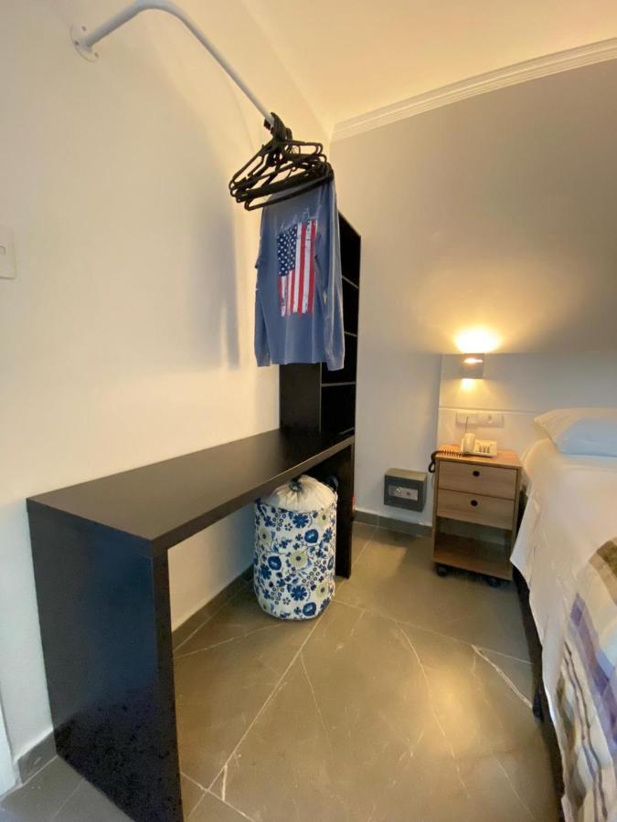 Flat - Acomoda Ate 4 Hospedes - Bairro Do Gonzaga - Santos Sp Εξωτερικό φωτογραφία